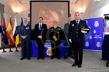 Condecoraciones para tres agentes de la Policía Local de Telde (Foto Antonio Alí y Francisco Javier Santana)